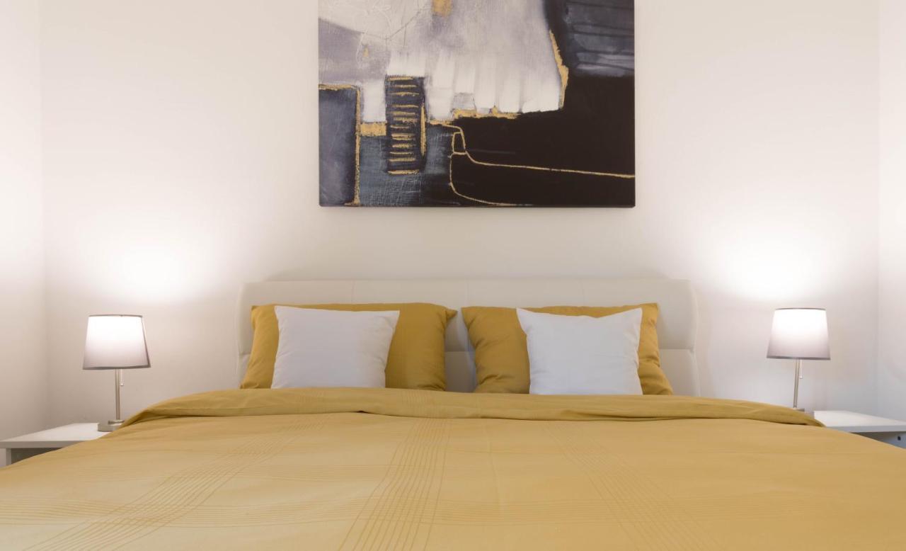 Newly Renovated Holiday Apartment Sirius Porec Exterior photo